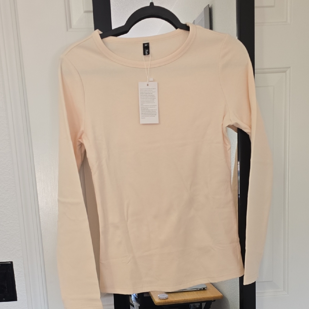 Women's Cream Long Sleeve Top Sz Med Nwt